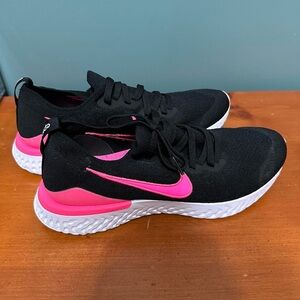 Nike Men's Black & Pink Flyknit Running Sneakers